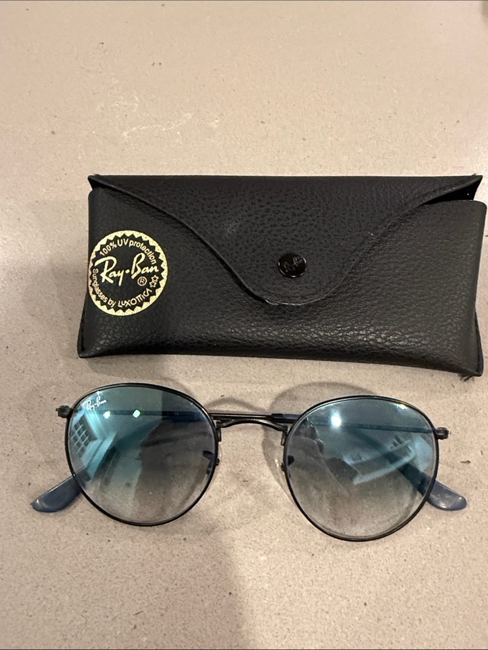 Ray-Ban Men’s Round Metal Sunglasses with Blue Gradient Lenses